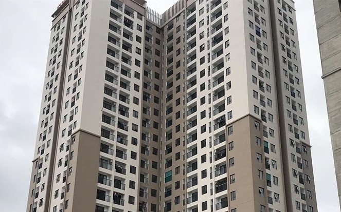 Nguoi phu nu roi tu tang cao chung cu hinh anh