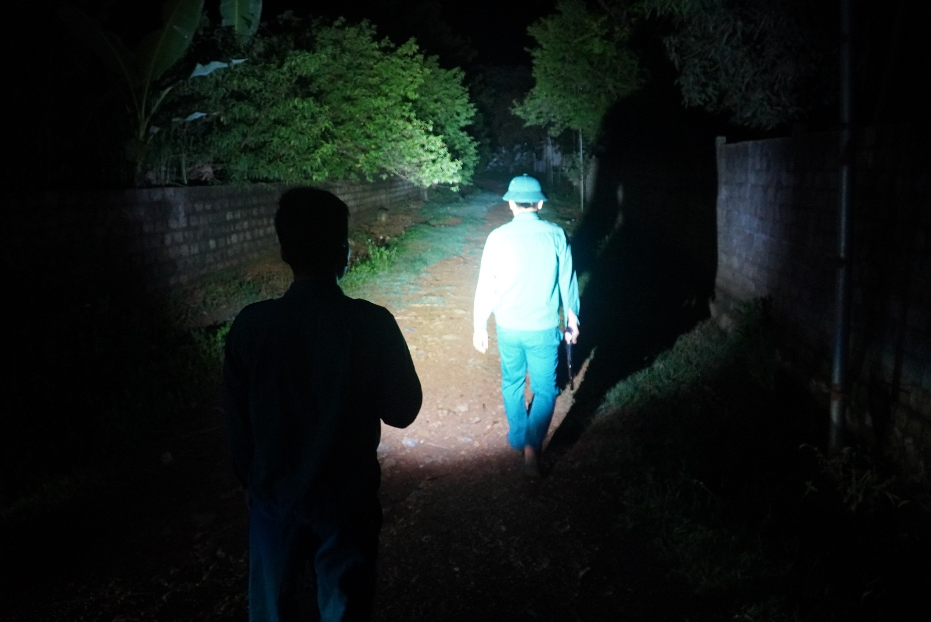 noi Trieu Quan Su bo tron anh 2