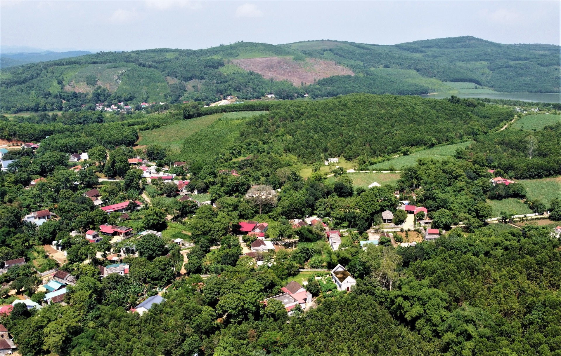 Phat hien 1 SIM dien thoai kich hoat gan noi Trieu Quan Su bo tron hinh anh