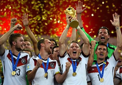 Tran mua nang hat va chung ket World Cup thay doi bong da Duc hinh anh