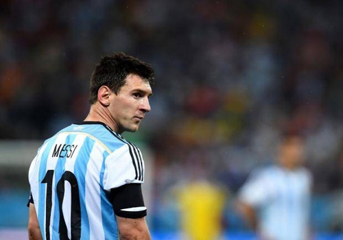 Quyen luc cua Messi thao tung DT Argentina? hinh anh
