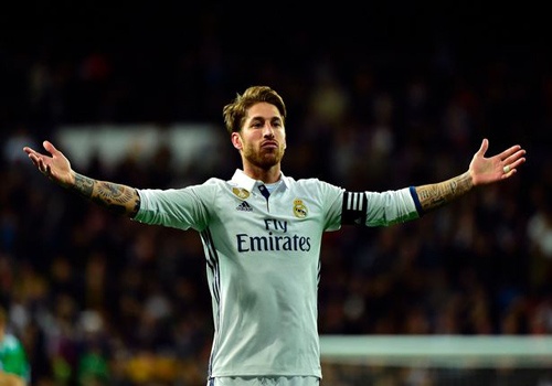 Sergio Ramos: 'Real lam ca the gioi nin lang' hinh anh