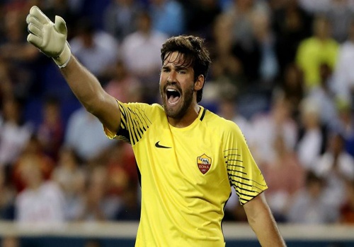 Liverpool san sang chi 79 trieu bang de quen di Karius hinh anh