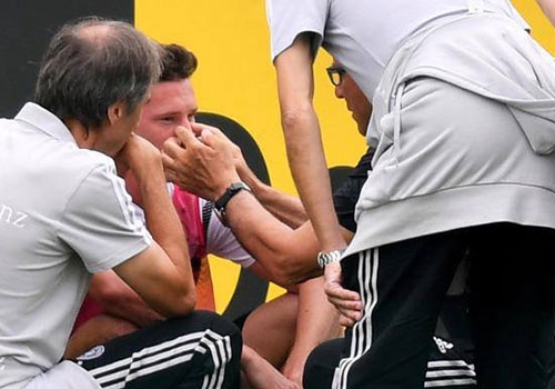 Sao Đức ẩu đả trên sân tập ảnh 2 Sao Duc au da tren san tap anh 2