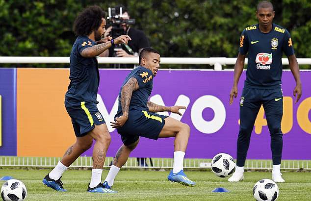 Neymar tái phát chấn thương trước World Cup ảnh 9 Neymar tai phat chan thuong truoc World Cup anh 9