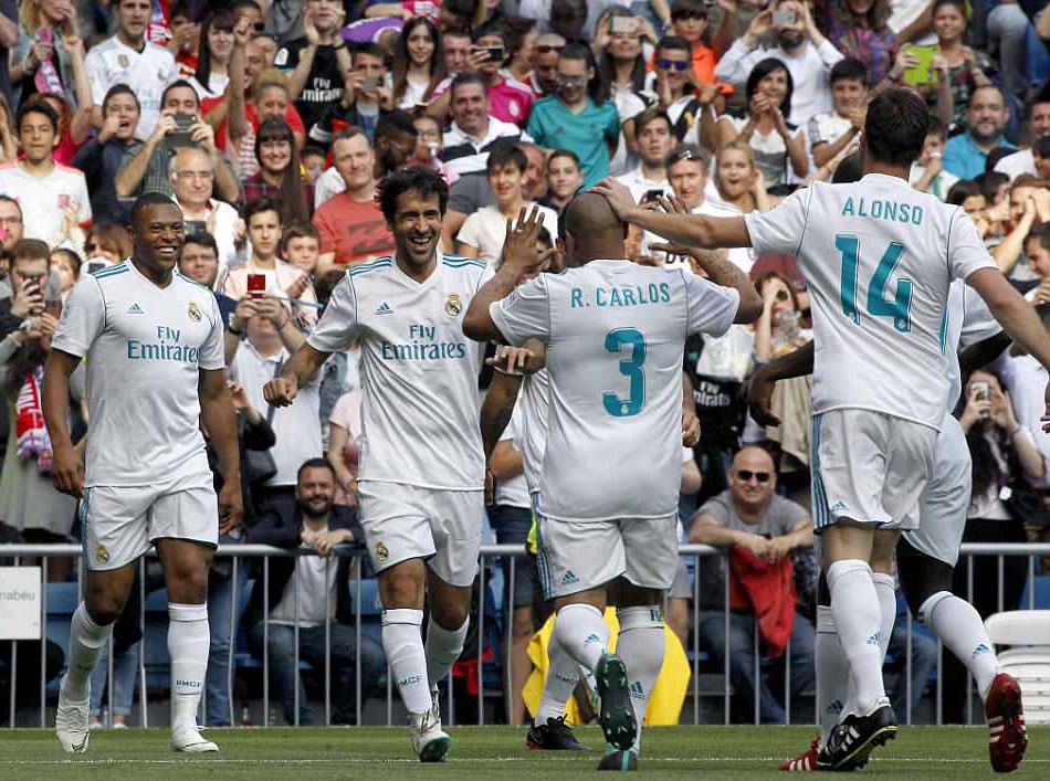 Raul và Roberto Carlos tái xuất ảnh 3 Raul va Roberto Carlos tai xuat anh 3