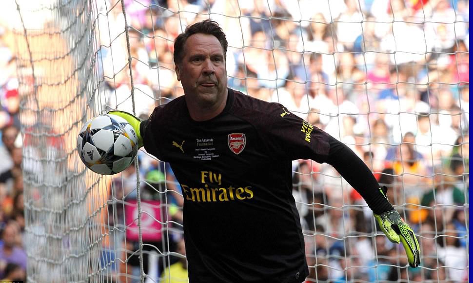 Raul và Roberto Carlos tái xuất ảnh 7 Raul va Roberto Carlos tai xuat anh 7