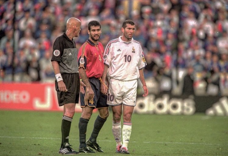 Pep Guardiola: 'Zidane tung la than tuong cua toi' anh 1