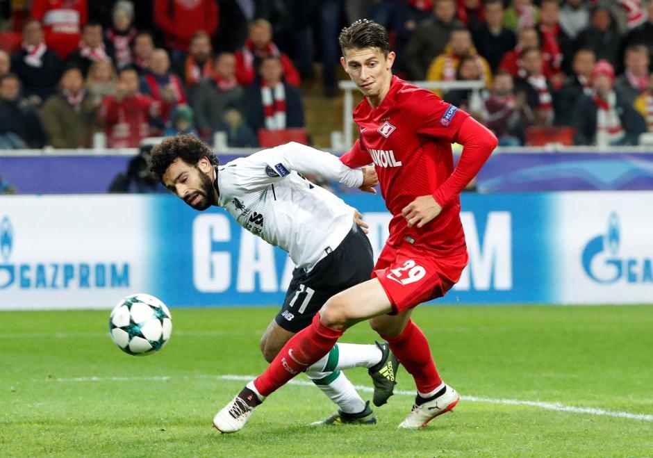 Hậu vệ Nga chặn đứng Salah như Ramos ảnh 2 Hau ve Nga chan dung Salah nhu Ramos anh 2