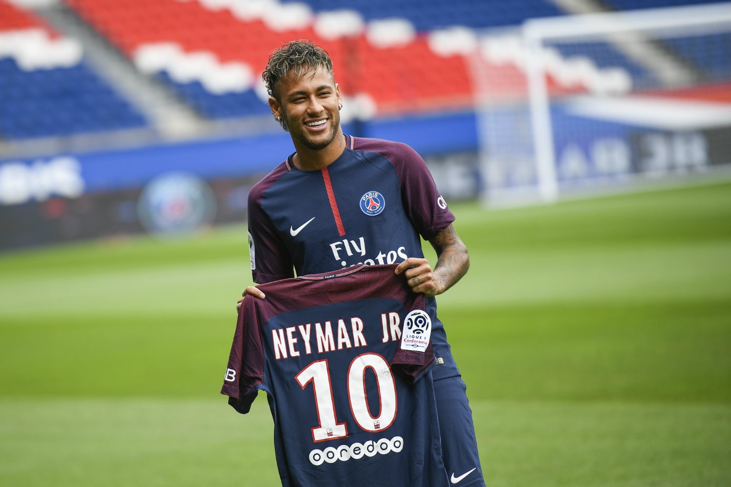 Neymar Tôi không xứng là cầu thủ đắt nhất lịch sử ảnh 2 Neymar Toi khong xung la cau thu dat nhat lich su anh 2