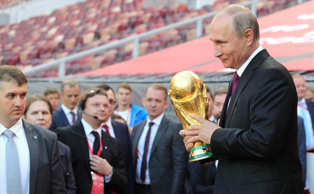 Không dự khai mạc,  lãnh đạo EU tẩy chay World Cup ảnh 1 Khong du khai mac,  lanh dao EU tay chay World Cup anh 1