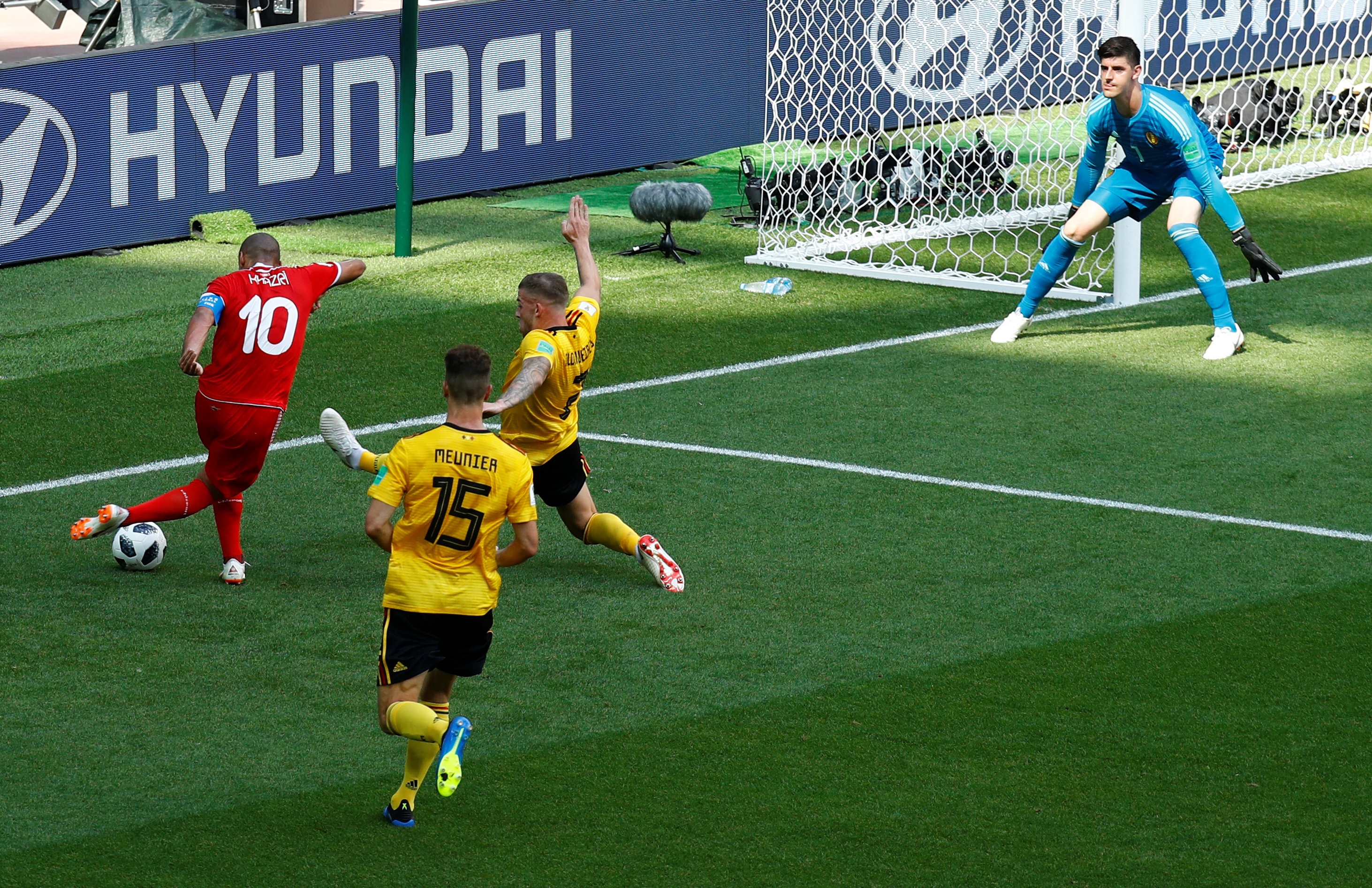 Bi,  Bi vs Tunisia, Tunisia,  World Cup anh 5