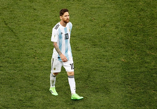 Argentina vs Nigeria: Messi giuong doi canh phuong hoang hinh anh