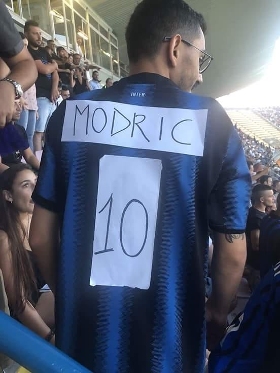 Inter mua Modric,  Messi anh 2