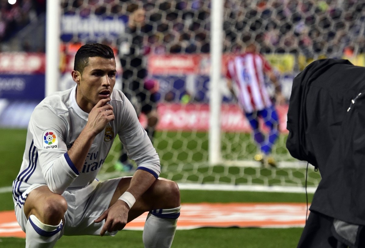 Real Madrid vs Atletico,  Ronaldo,  Zidane anh 4