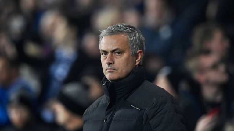 'Mourinho dang tro thanh Wenger va vay ban moi vinh quang qua khu' hinh anh