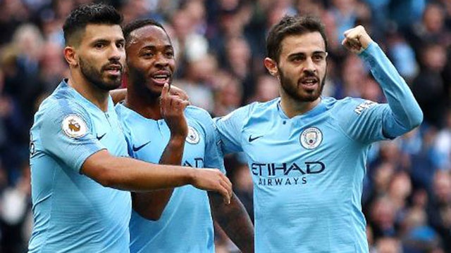 Man City len ngoi dau bang, Oezil giup Arsenal thang Watford 2-0 hinh anh