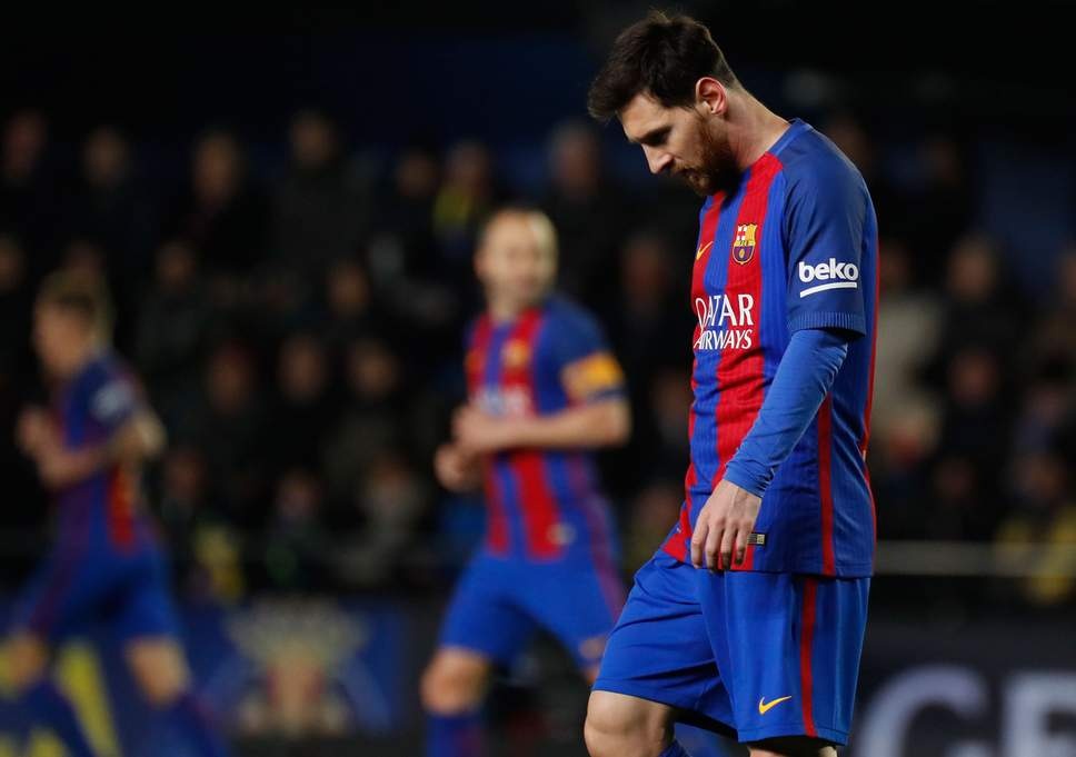 Khi Messi khong the mai dong vai dang cuu the hinh anh