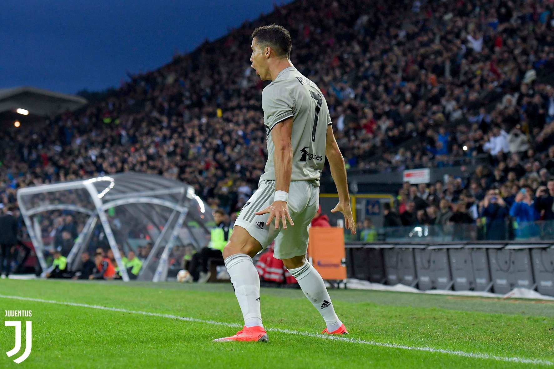 Ronaldo ảnh 1 Ronaldo anh 1