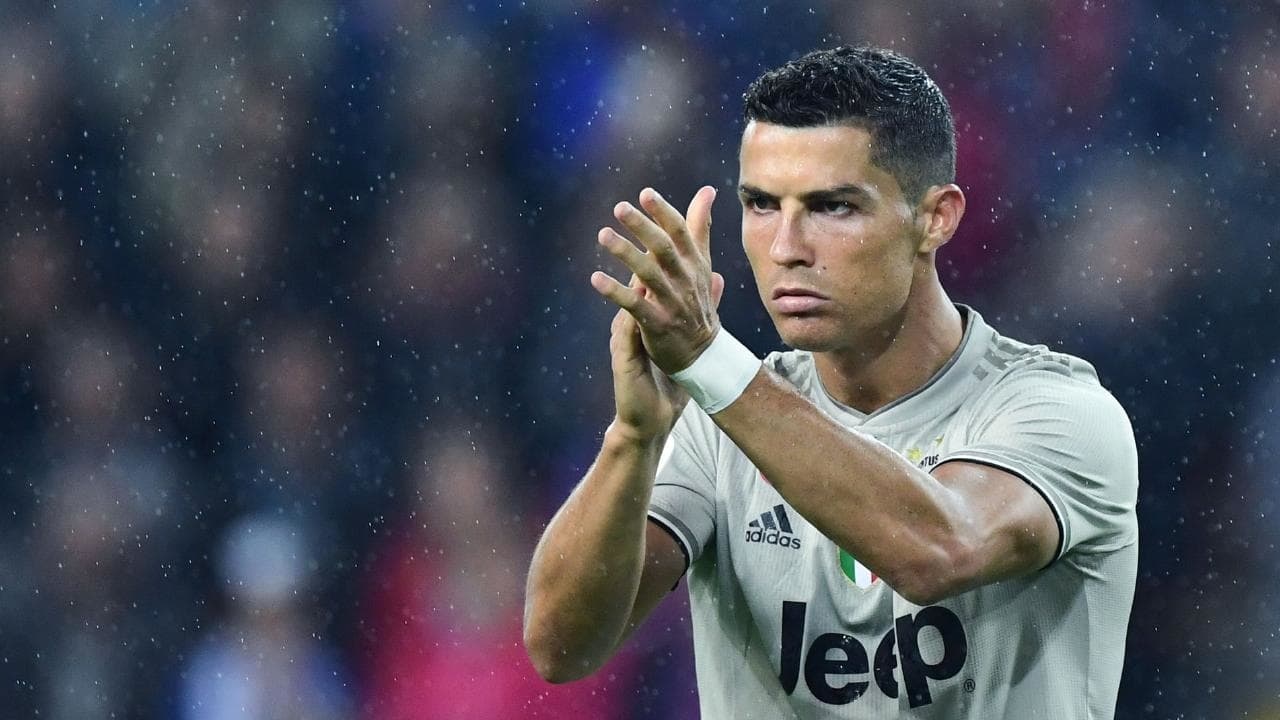 Ronaldo,  Juventus vs Genoa anh 1