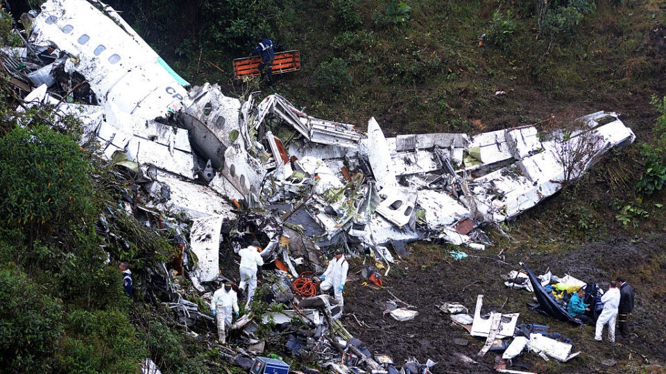 10 tham hoa roi may bay thuong tam nhat lich su bong da hinh anh