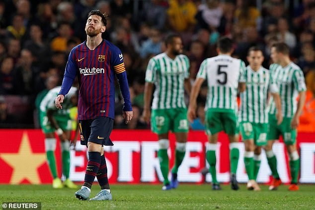 Messi lap cu dup, Barca thua Real Betis 3-4 ngay tai Camp Nou hinh anh
