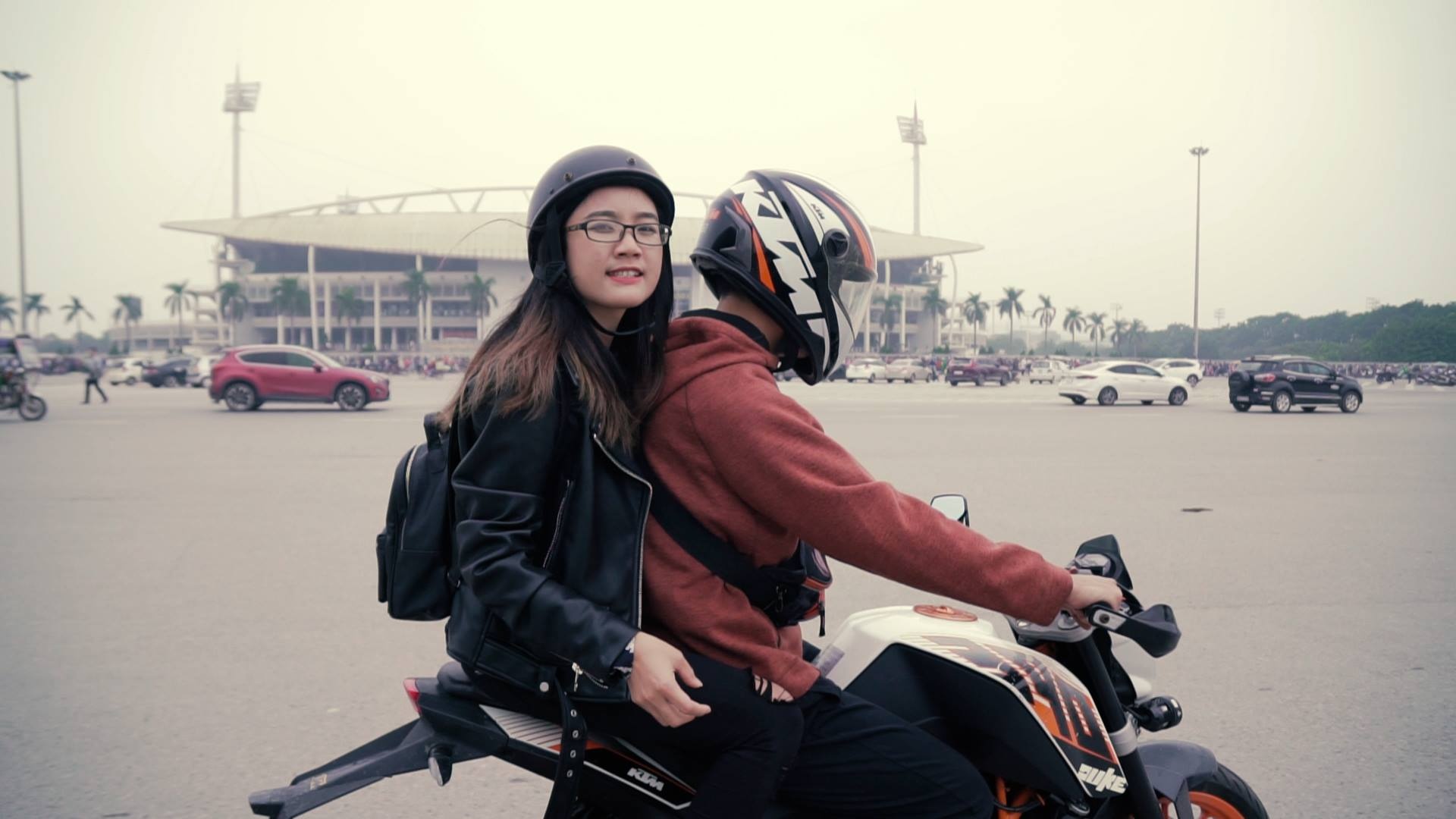 Trai nghiem duong dua F1 tuong lai tai Ha Noi hinh anh