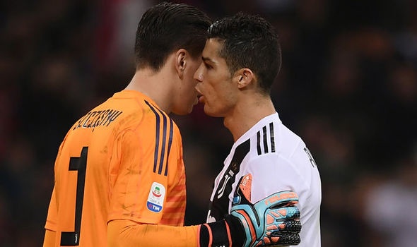 Ronaldo 'mách nước' Szczesny ảnh 1 Ronaldo 'mach nuoc' Szczesny anh 1