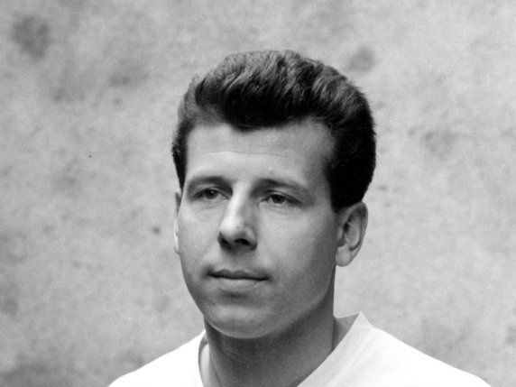 Tung co duong kim 'Qua bong vang chau Au' thi dau tai Hang Day hinh anh