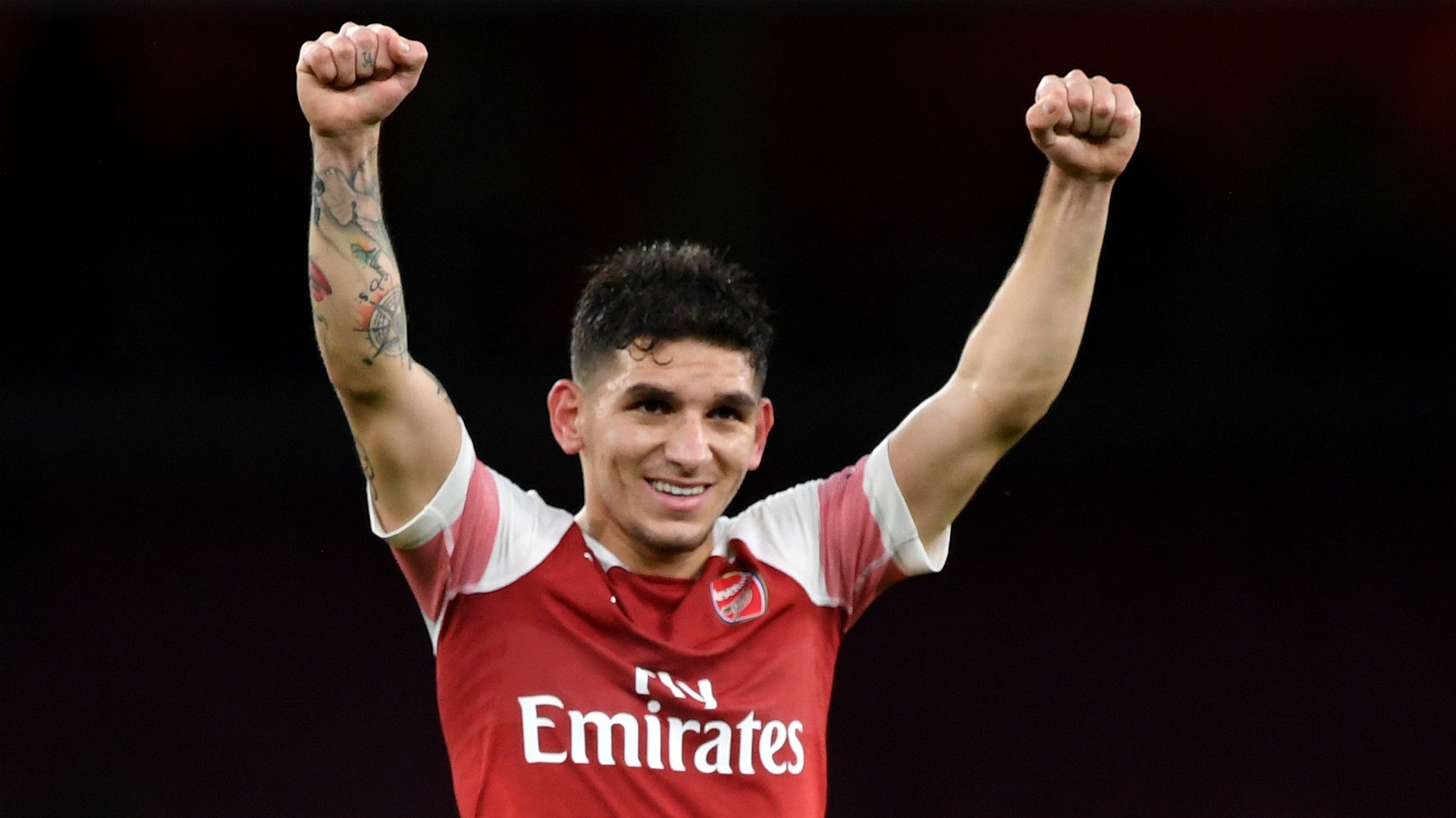 Lucas Torreira lap sieu pham, Arsenal duy tri mach bat bai hinh anh