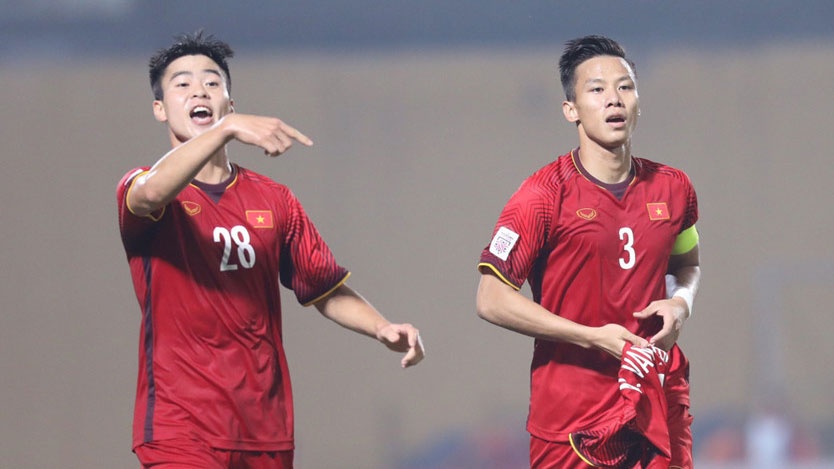 Duy Manh - Dinh Trong - Ngoc Hai va la chan thep cua tuyen Viet Nam hinh anh