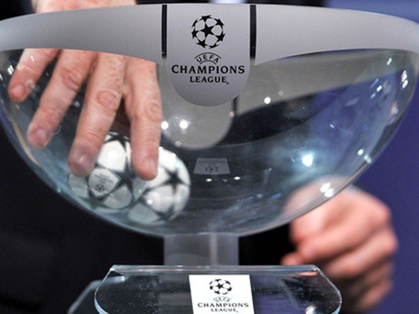 Boc tham vong 16 doi Champions League: Hiem hoa cho MU, Liverpool hinh anh