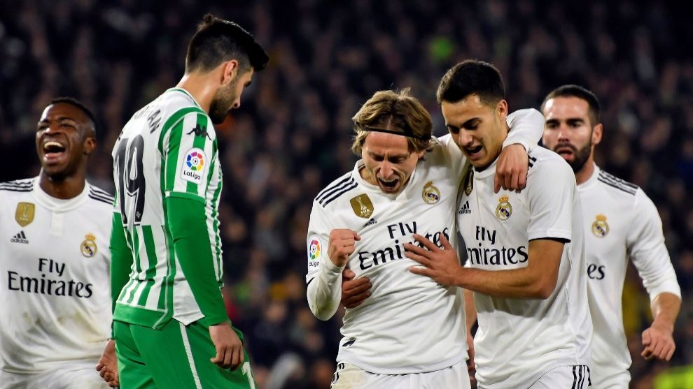 Real Madrid van chua chung to duoc suc manh duoi tay Santiago Solari hinh anh