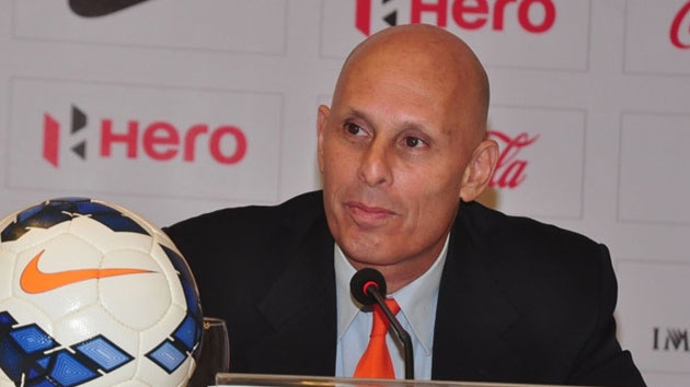 HLV truong tuyen An Do tu chuc sau khi bi loai khoi Asian Cup hinh anh