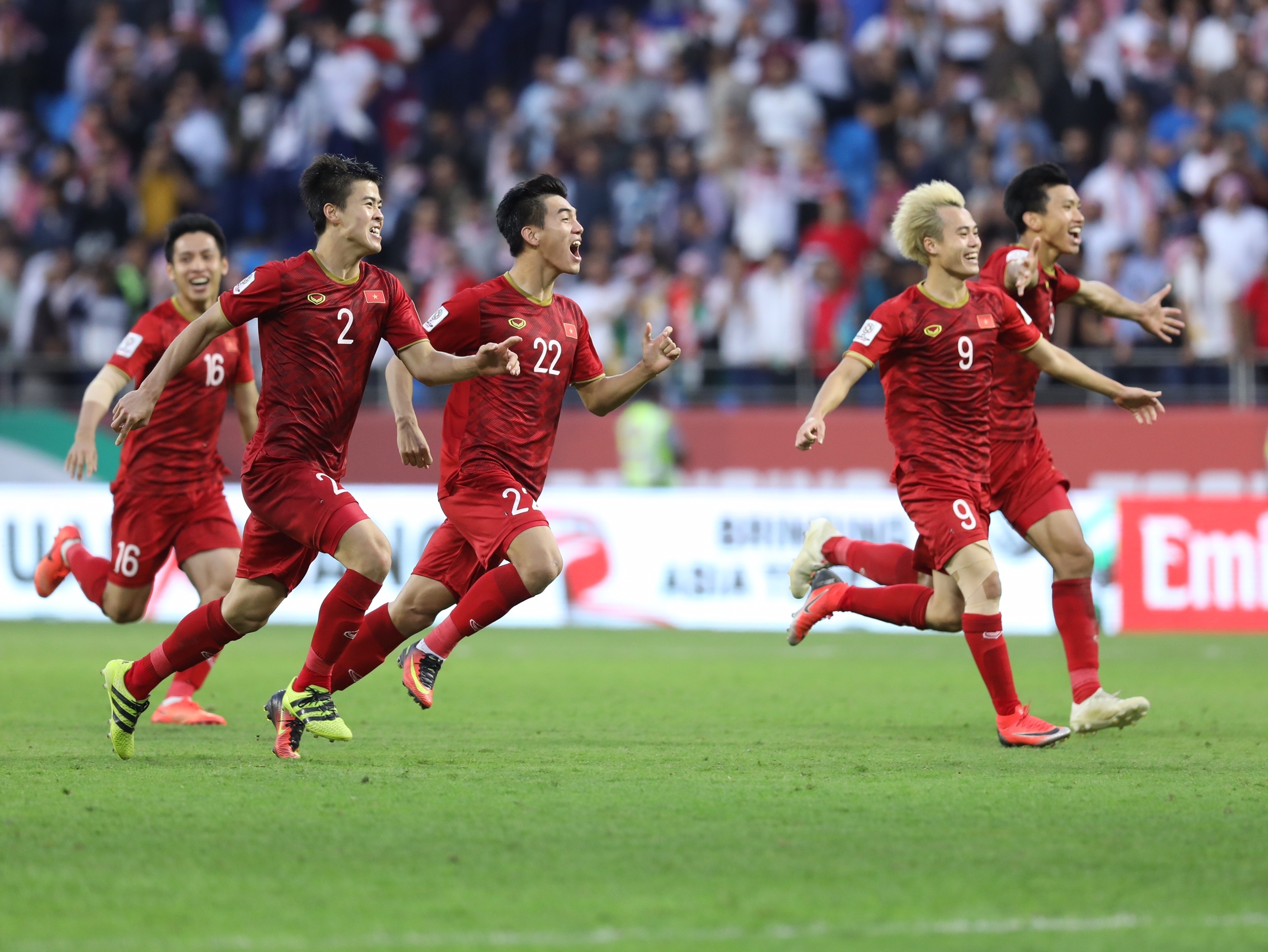 'Tuyen Viet Nam tao ra lich su khi lot vao tu ket Asian Cup' hinh anh