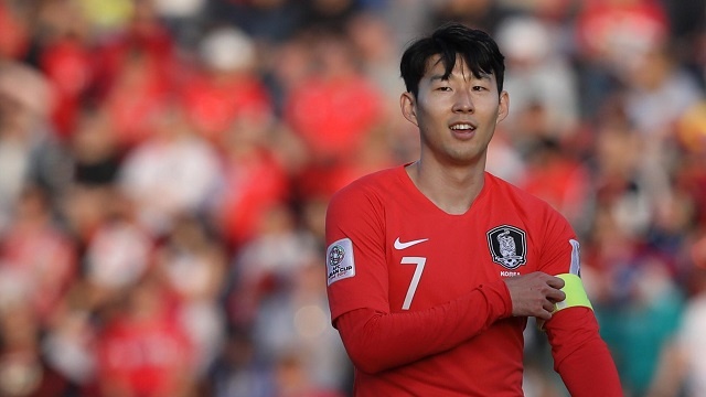 Son Heung-min mo nhat, Han Quoc chat vat vao tu ket Asian Cup hinh anh