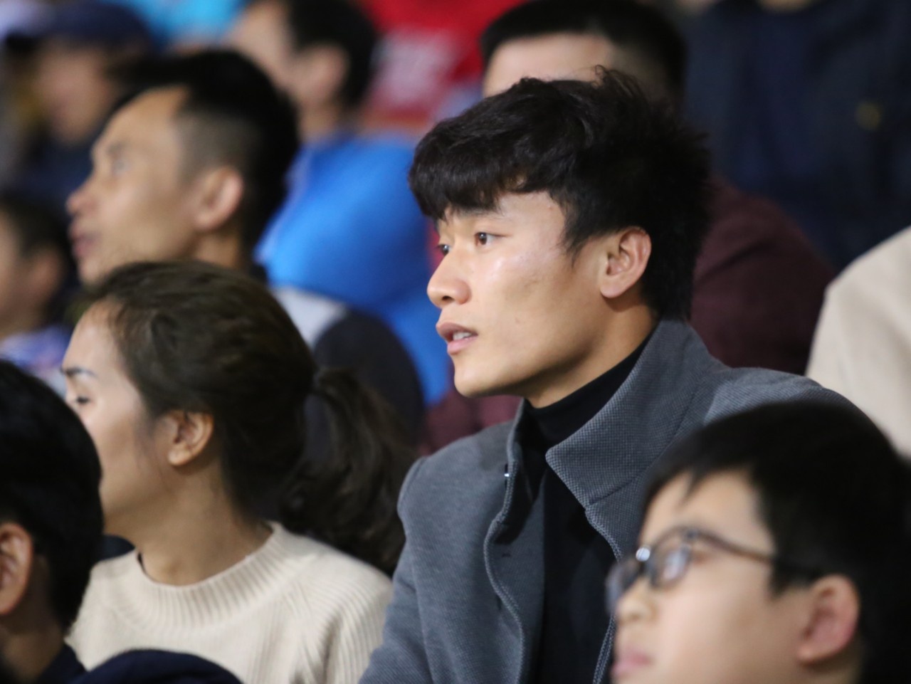 Tro ve tu Asian Cup, Bui Tien Dung du khan tran dau cua U22 Viet Nam hinh anh