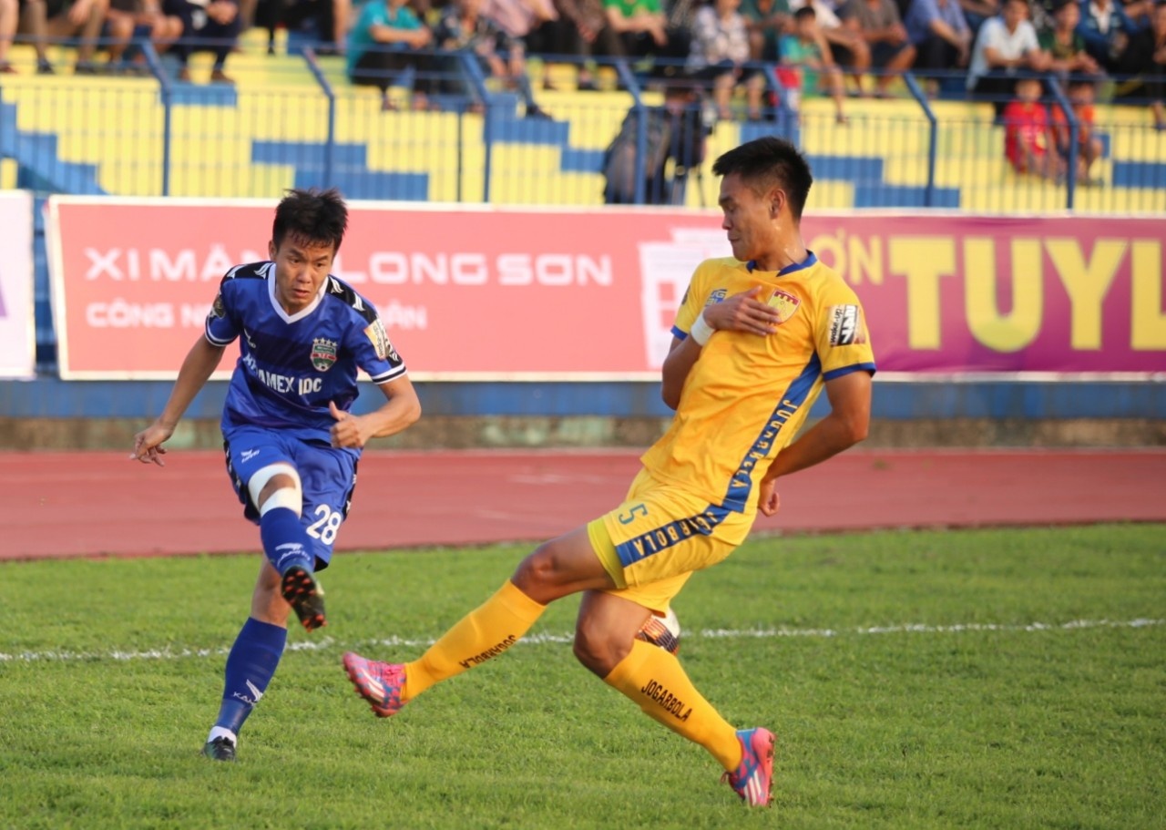 CLB Thanh Hoa va CLB Binh Duong chia diem trong ngay mo man V.League hinh anh