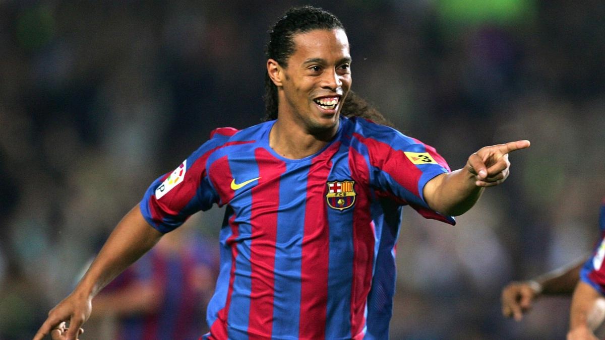 Ronaldinho va hoi uc cung Barca huy diet Real Madrid hinh anh