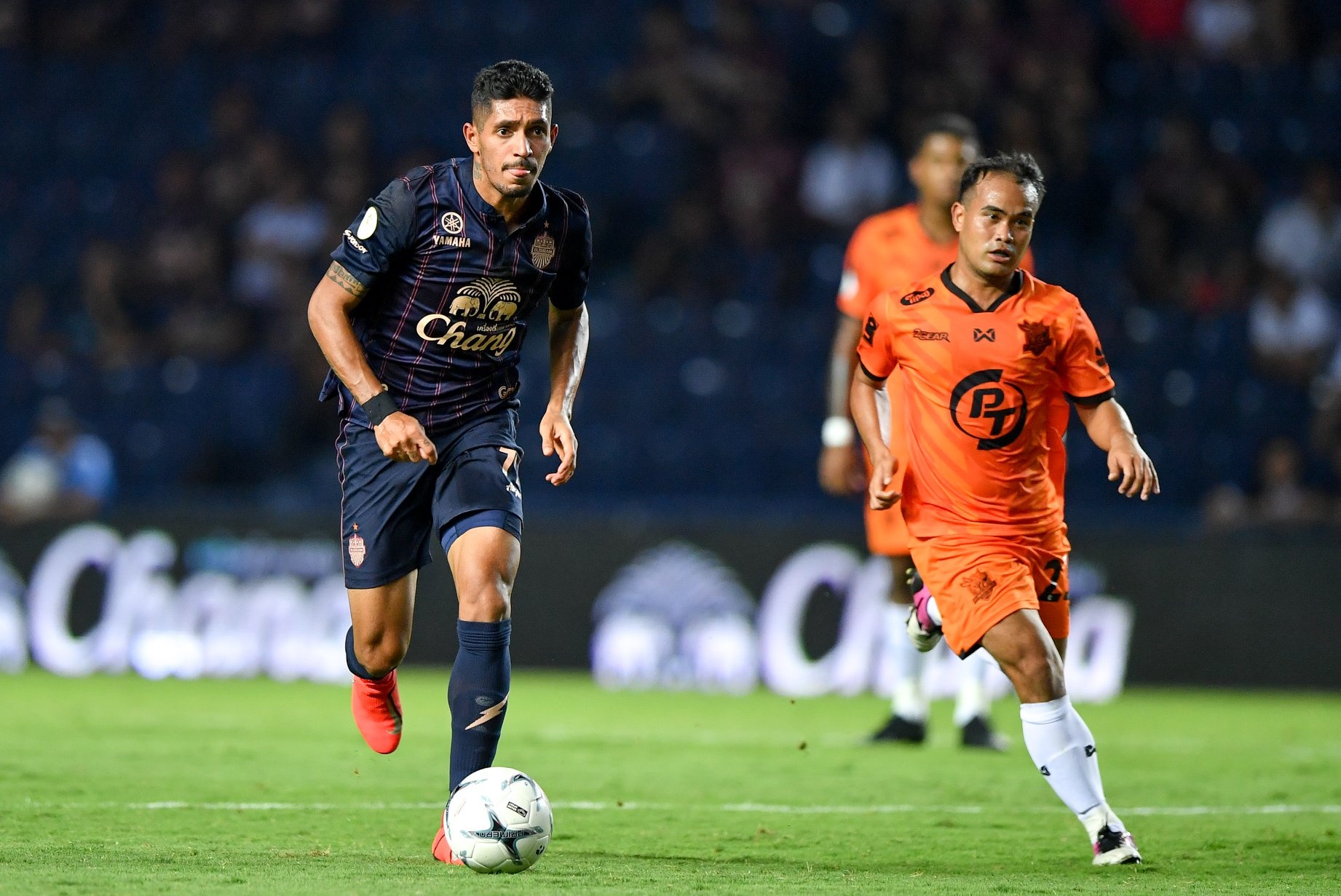 Buriram United vs Parachuap,  Xuan Truong anh 1