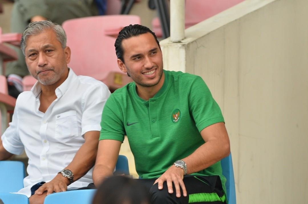 Bi FIFA cam thi dau, sao U23 Indonesia van o lai Viet Nam hinh anh