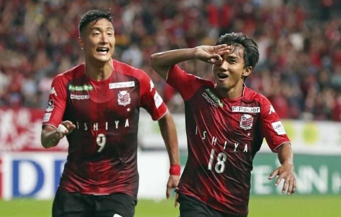 Chanathip lua thu mon kheo leo truoc khi ghi ban tai giai Nhat Ban hinh anh