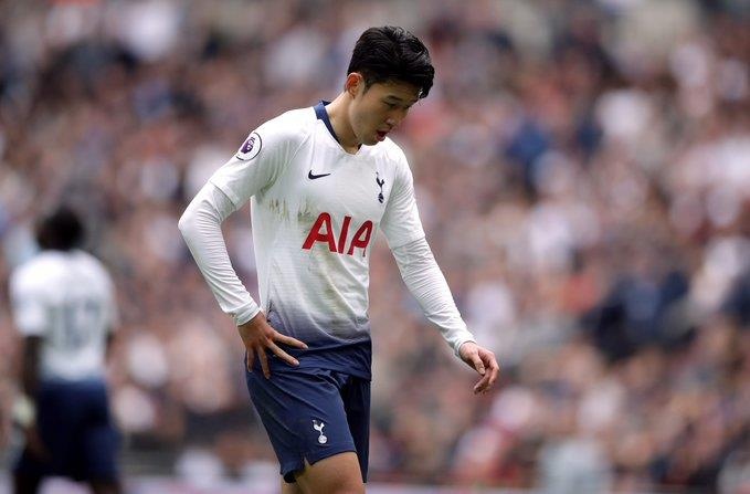 Son Heung-min nhan the do truc tiep vi dam doi thu hinh anh