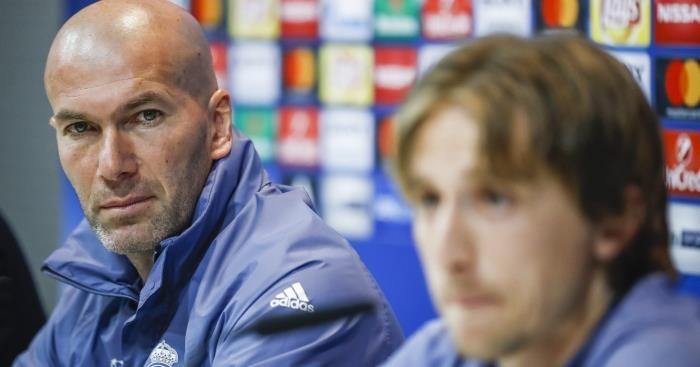 Zidane muon day Luka Modric khoi Real Madrid hinh anh