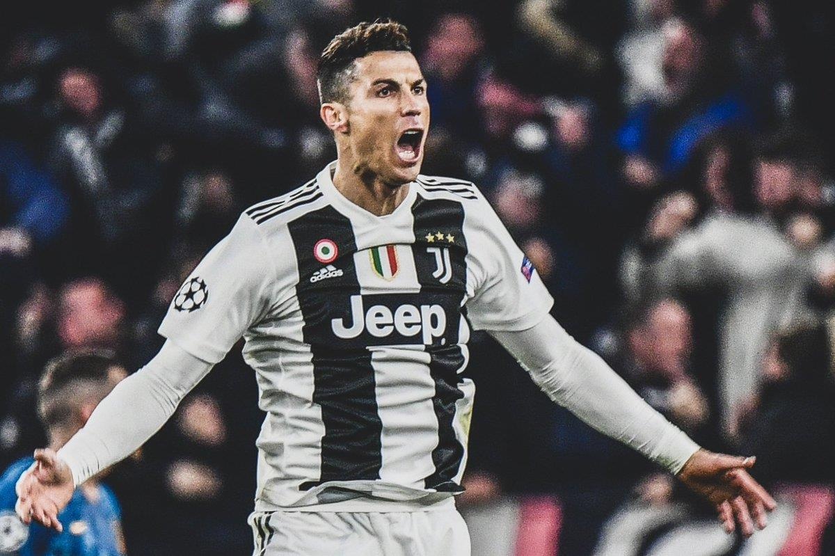 'Mua Ronaldo hay Messi cung khong cuu duoc MU' hinh anh