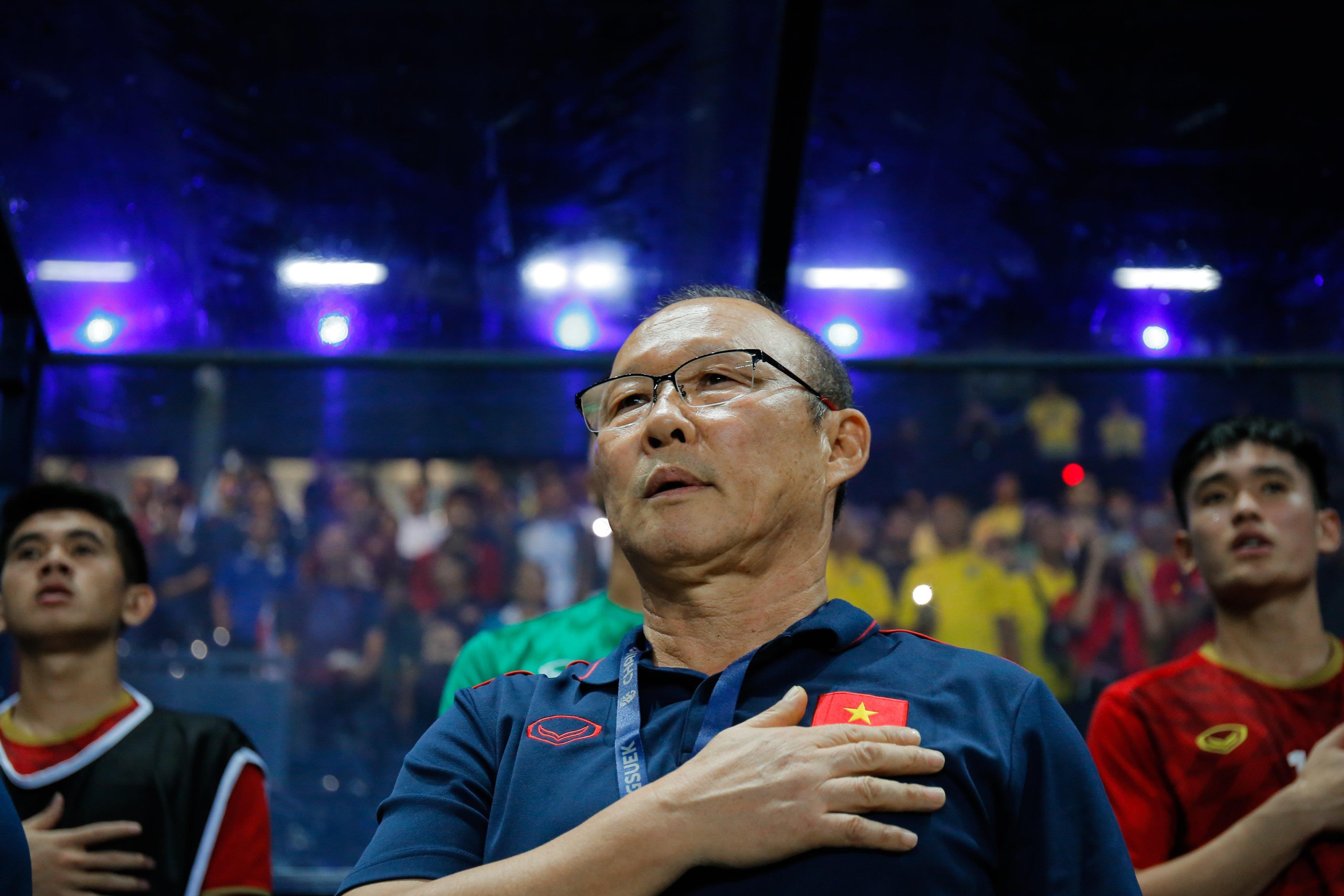 De xuat tra luong HLV Park Hang-seo bang von cong dong hinh anh