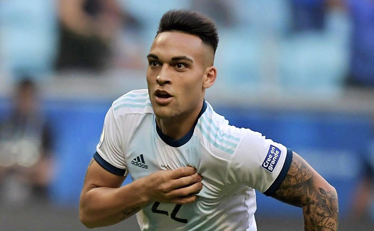 Lautaro Martinez - tu gay mui o My Dinh den giai cuu Messi hinh anh