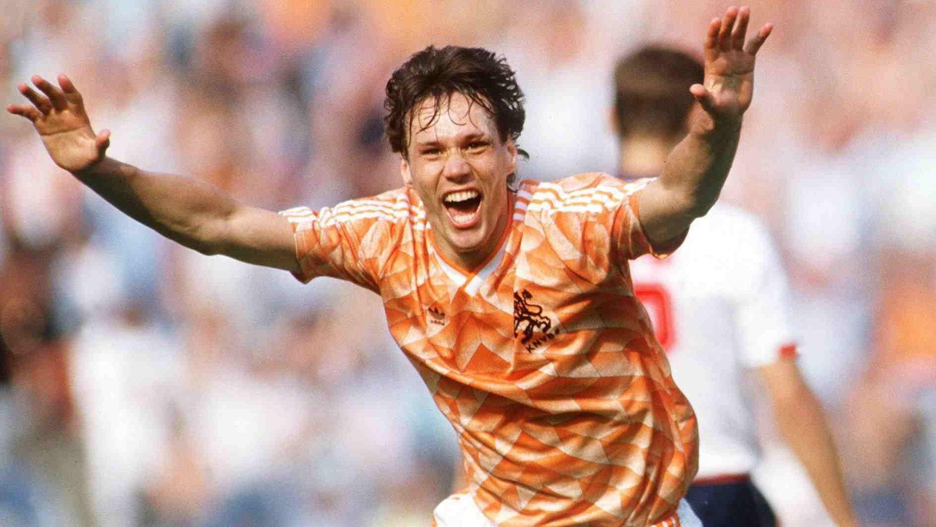 Marco van Basten va kiet tac di vao lich su bong da hinh anh