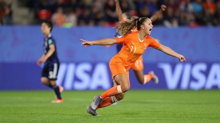 nu Nhat Ban khoc anh 4