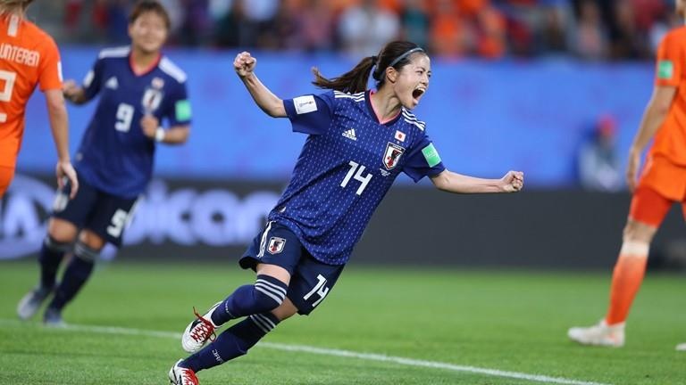 nu Nhat Ban khoc anh 5